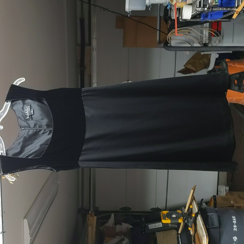 Nicole Miller size 6 black evening dress velvet and silk blend PTP -16 onches